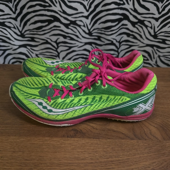 AUCRL1 - 0122 - Thrifted Womens Sz. 9 Saucony Lime Green Track Spikes - BLESS24 - Picture 2 of 6